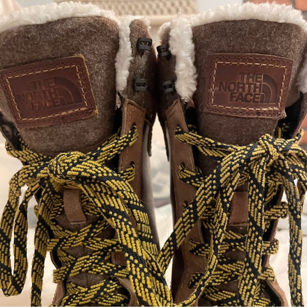 The North Face Women's Shellista III Mid 200g Waterproof Winter Boots